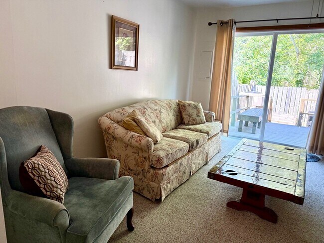 Foto del edificio - 7227 Oak Ridge Pl