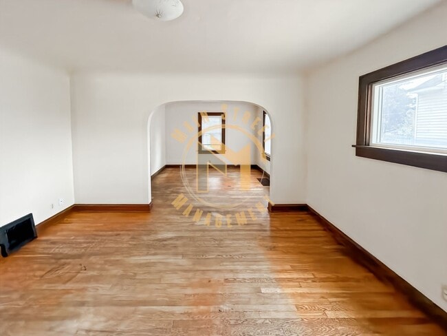 Foto del edificio - 520 N Henry St