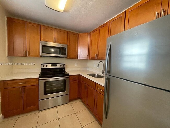 Foto del edificio - 15600 NW 7th Ave
