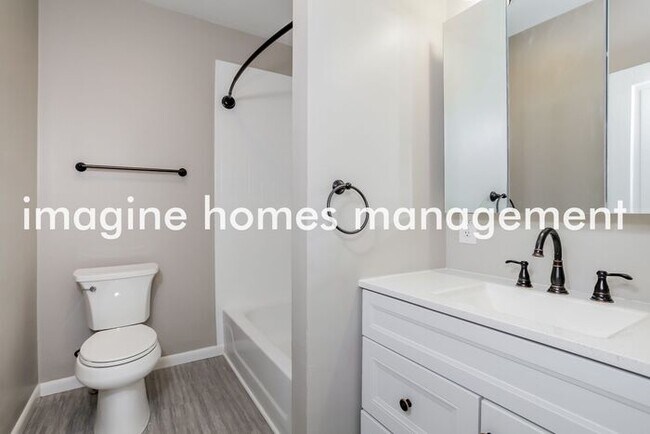 Foto del edificio - 4 bedroom in the heart of Oakley