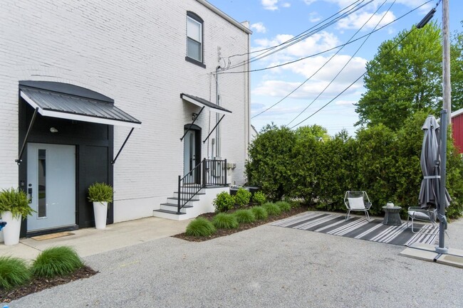 Building Photo - 15004 IN-1