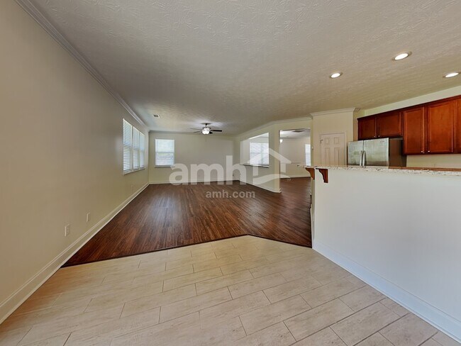 Foto del edificio - 76 Parkmont Ct