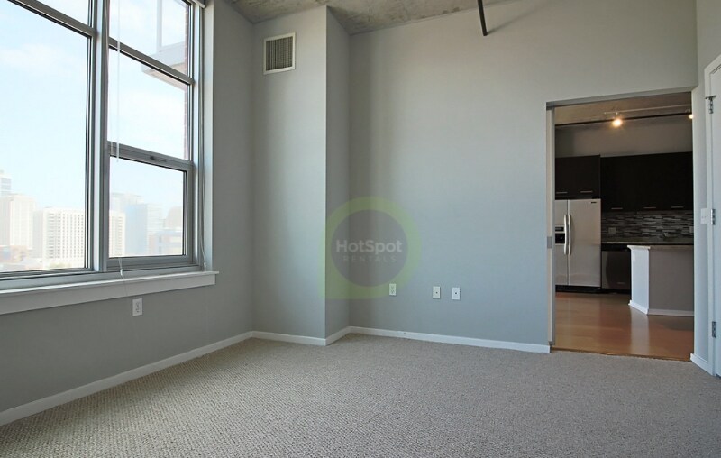 Building Photo - 1180 S Delano Ct
