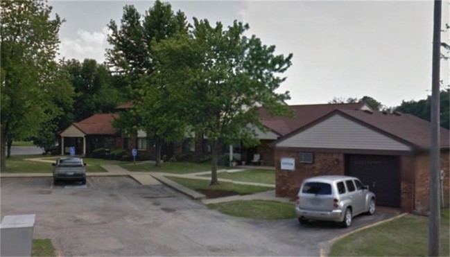 Building Photo - 207 W Lake St