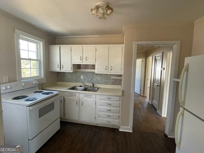 Foto del edificio - 712 Georgia Ave