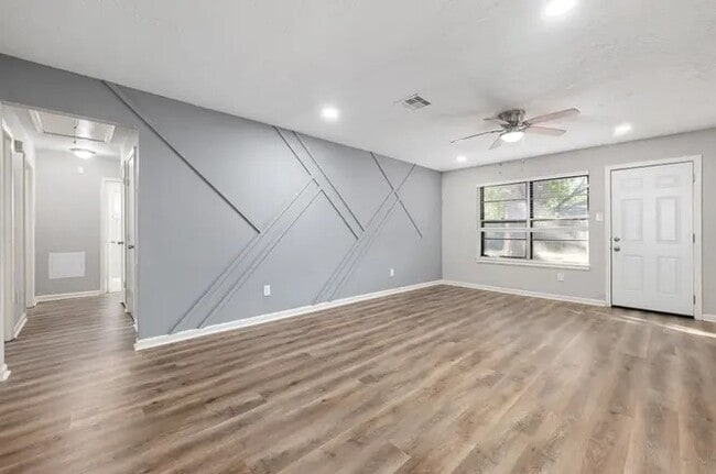 Foto del edificio - 9806 Thrush St