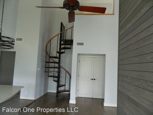 Building Photo - 3 br, 3.5 bath House - 406 Lake Club Dr. U...