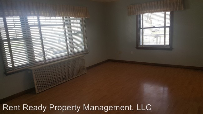 Building Photo - 211 S Naches Ave