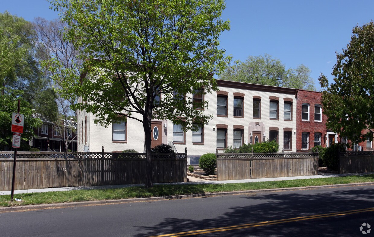 Building Photo - 300-302 Oklahoma Ave NE