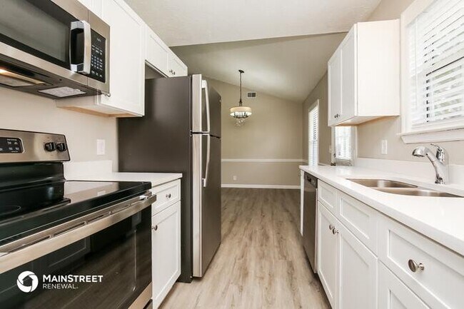 Foto del edificio - 4936 PEPPERTREE DR, ANTIOCH, TN 37013