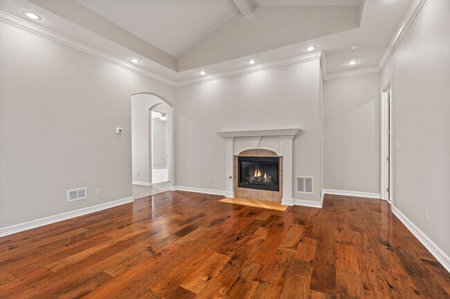 Foto del edificio - 66 Jeffrey Way