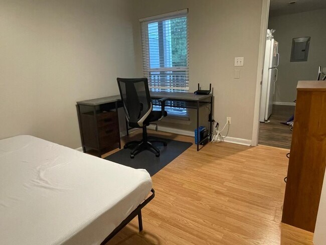 Bedroom - 1221 University Ct