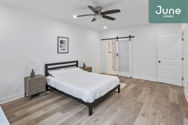 Building Photo - ROOM ONLY in 5-bed/3.5-bath Home
