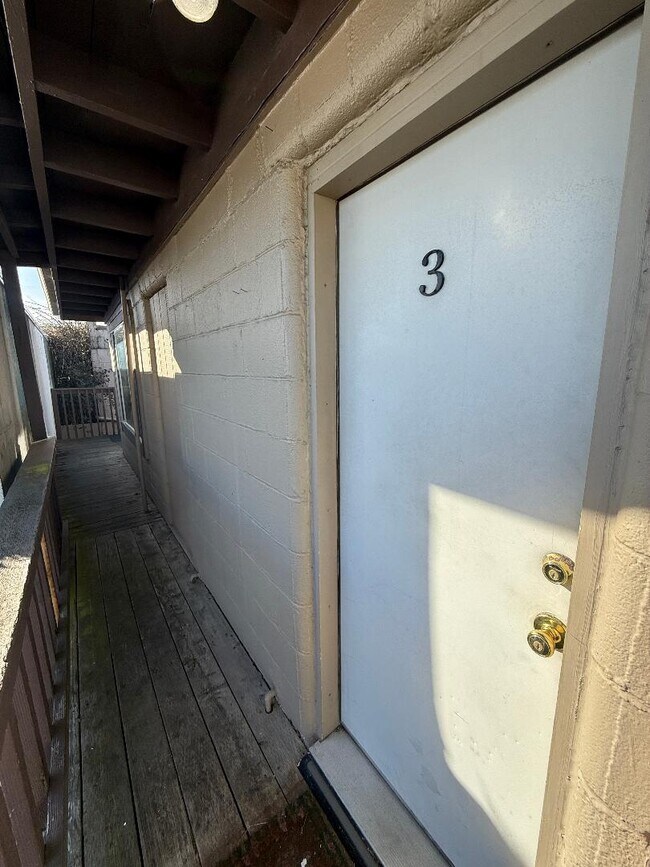 Foto del edificio - 121 N Wasson St