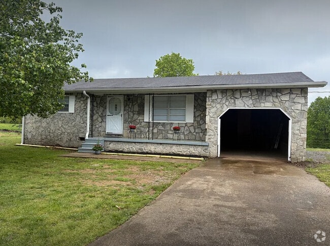 Building Photo - 1988 Long Island Rd