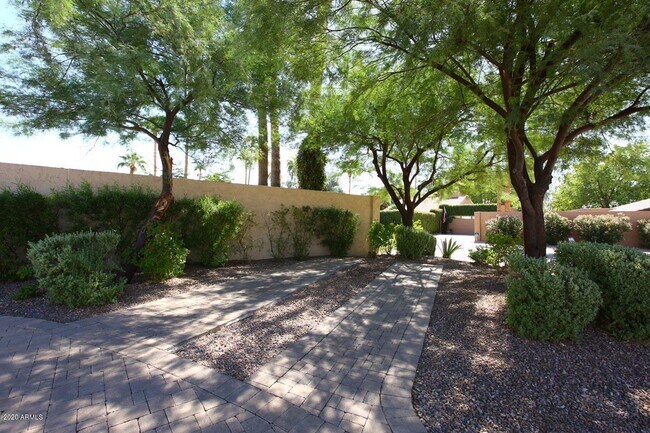 Building Photo - 8007 N 73rd St