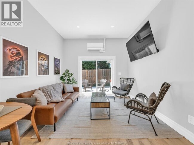 Building Photo - 675 Bedford St