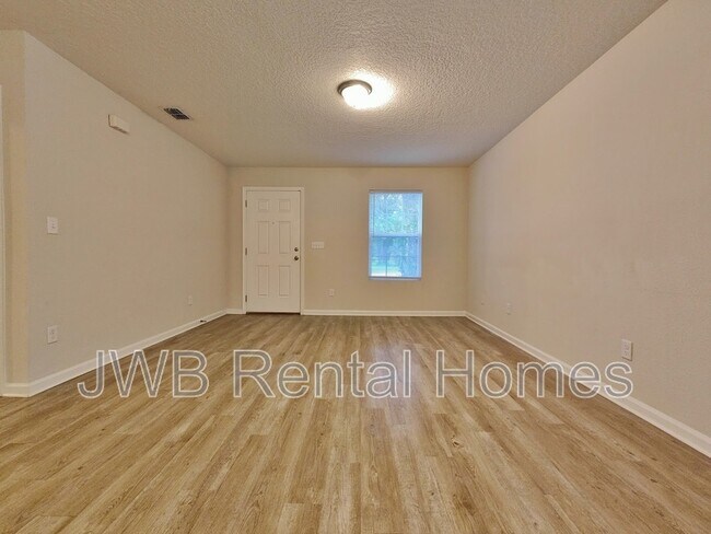 Foto del edificio - 810 Filmore Ln