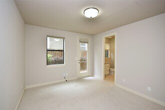 Building Photo - 5813a Kiam St