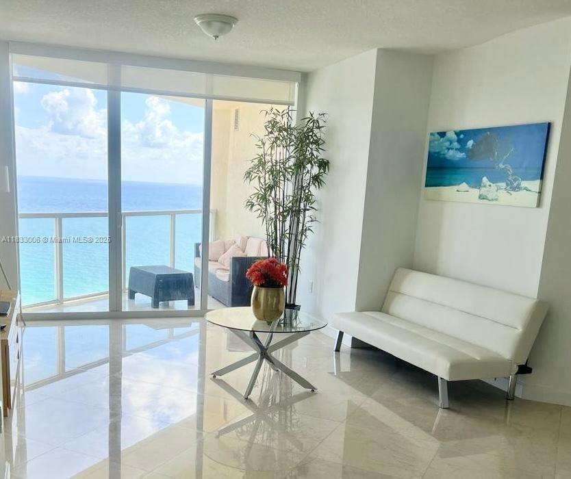 Primary Photo - 16699 Collins Ave