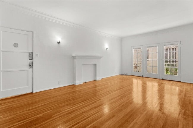 Building Photo - 838 S Mansfield Ave