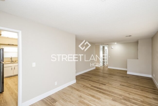 Building Photo - NOW OFFERING FIRST FULL MONTH FREE!!
