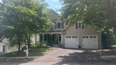Building Photo - 2 Blackstone Ct