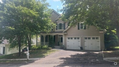 Building Photo - 2 Blackstone Ct