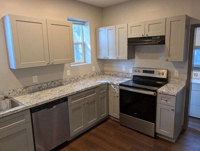 Building Photo - 4119 N 60th St