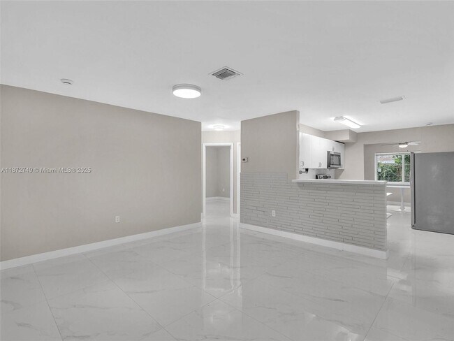 Foto del edificio - 6800 Raleigh St