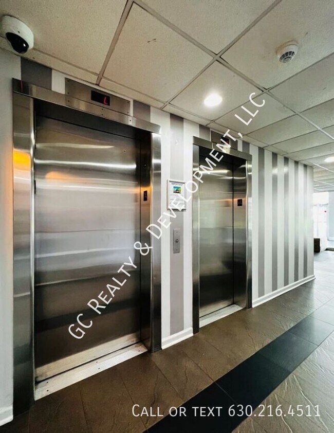 Foto del edificio - 9001 Golf Rd