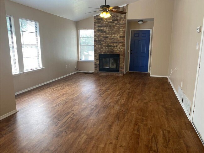 Foto del edificio - 1625 Partridge Pl