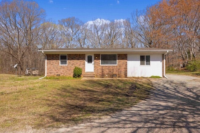Building Photo - 837 Bear Creek Rd