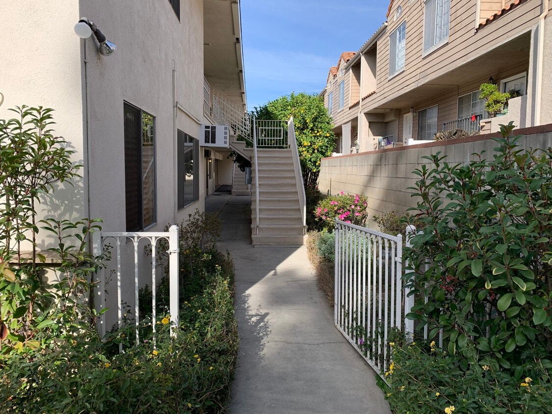 Entry Area - 149 Diamond St