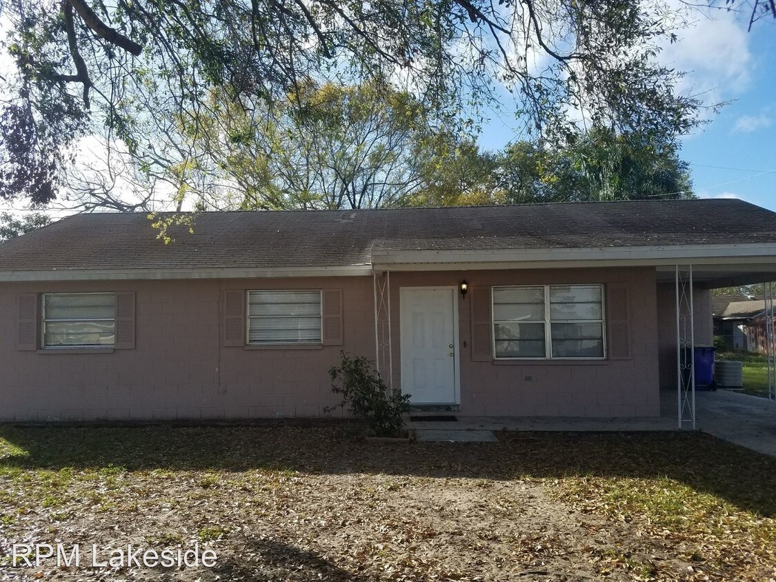 Primary Photo - 230 S Shore Dr