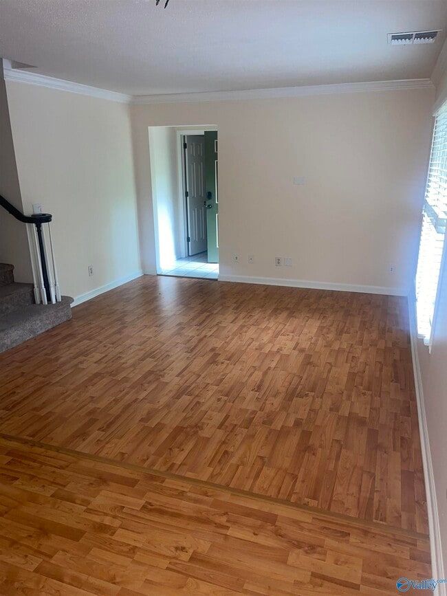 Building Photo - 3016 Live Oak Ln SW