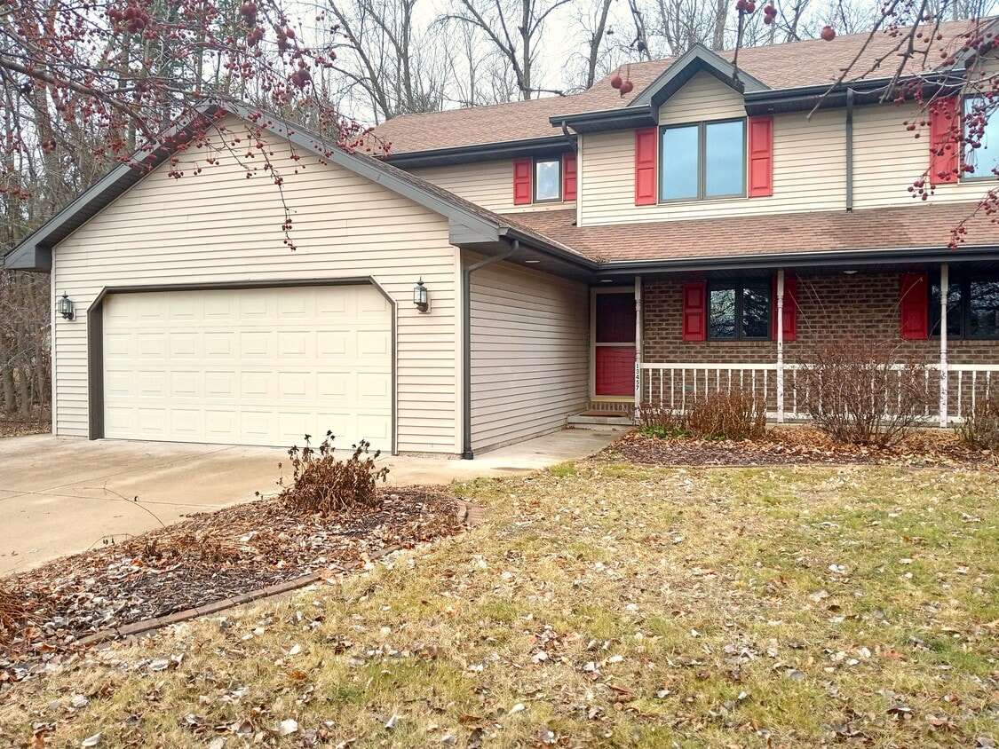 13457 Velp Ave, Suamico, WI 54173 Townhome Rentals in Suamico WI