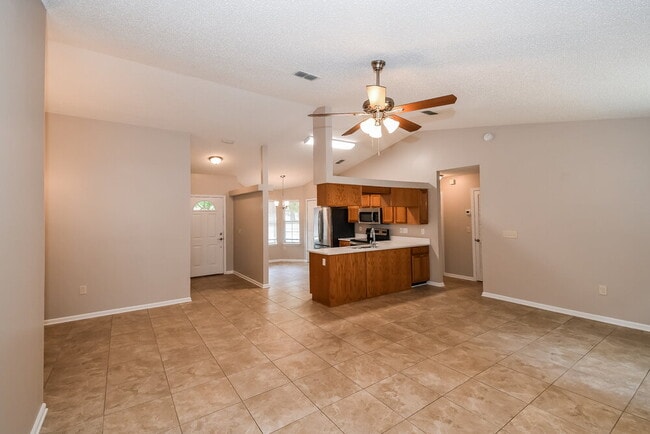Building Photo - 11717 Cherry Bark Dr E