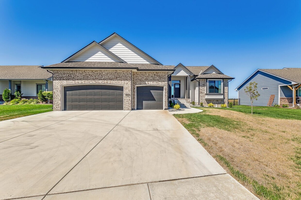 Foto principal - Executive rental in Andover School District!!