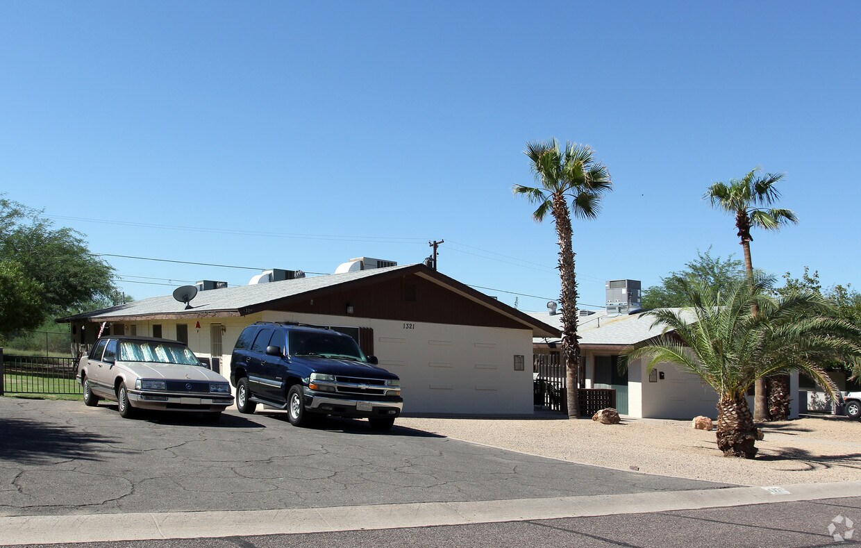 Primary Photo - 1313-1317 1321 E. Carol Ave