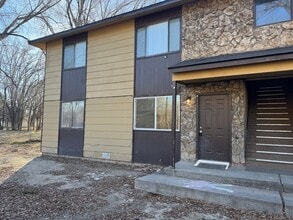 Building Photo - 460 1/2-432 1/8 32 1/8 Rd