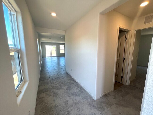 Building Photo - 8694 Glen Echo Ave