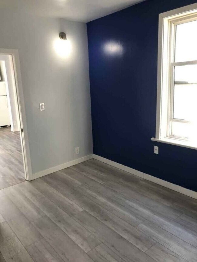 Photo du bâtiment - 806-806 Simcoe St