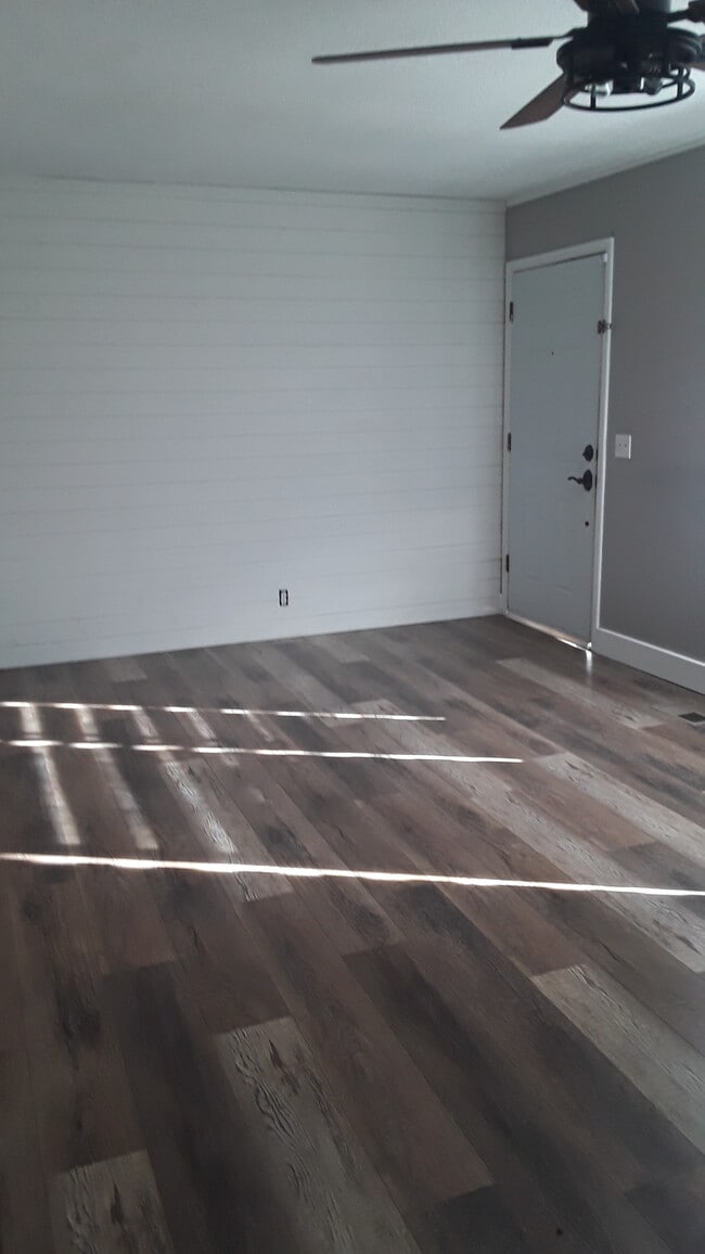 Building Photo - 7646 S 2920 W