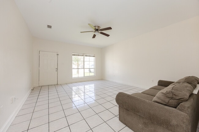 Building Photo - 9540A Lindale Ave