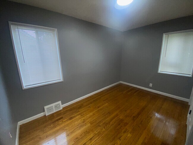 Building Photo - 7600 Pierson St