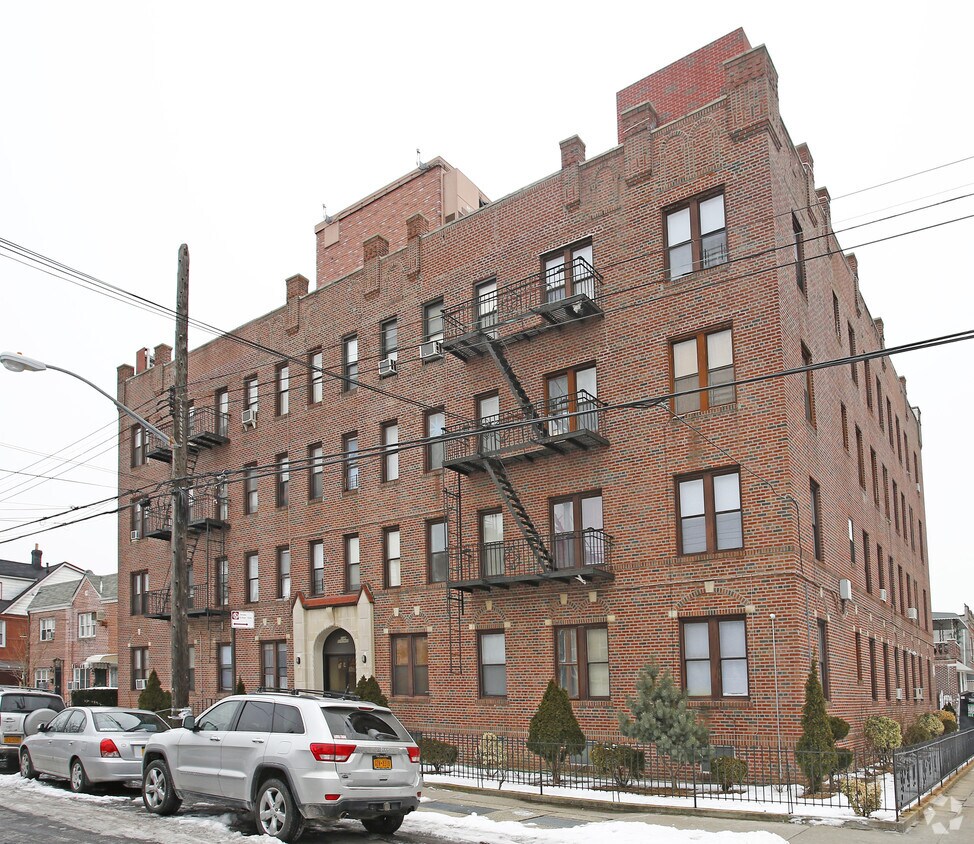 Primary Photo - 2349 Benson Ave