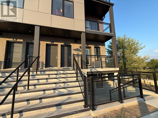 Photo du bâtiment - 940-940 St David St N