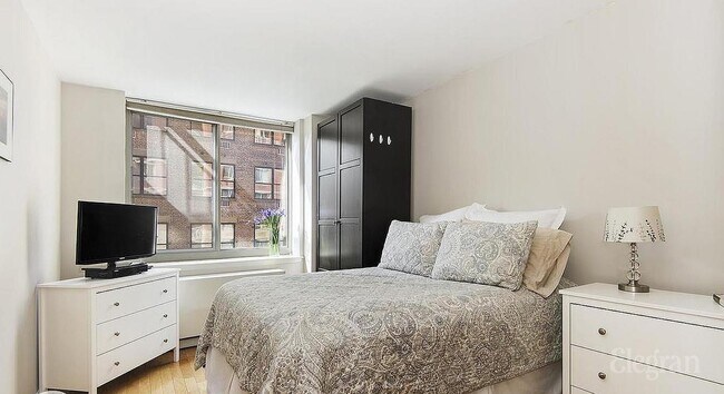 Foto del edificio - 520 W 23rd St