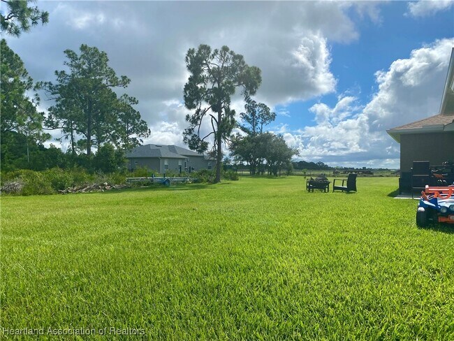 Foto del edificio - 73 Tobler Blvd NW